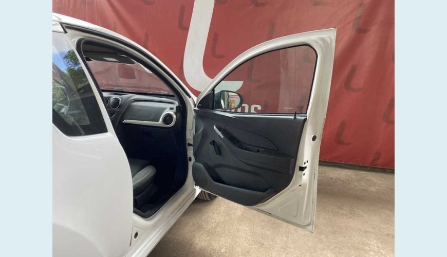 CHEVROLET MONTANA LS 1.4 FLEX - BRANCO - 2019 Foto 9 (Grande)
