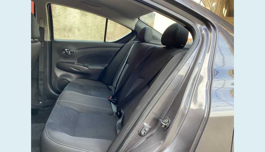 NISSAN VERSA 1.6 16V SV FLEXSTART CVT FLEX - CINZA - 2017 Foto 9 (Grande)