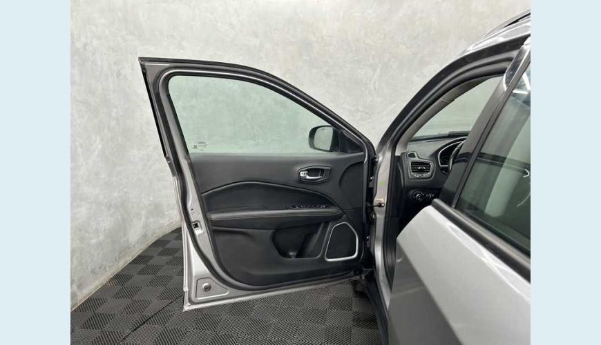 JEEP COMPASS 2.0 LONGITUDE 4X2 AUT. FLEX - PRATA - 2021 Foto 9 (Grande)