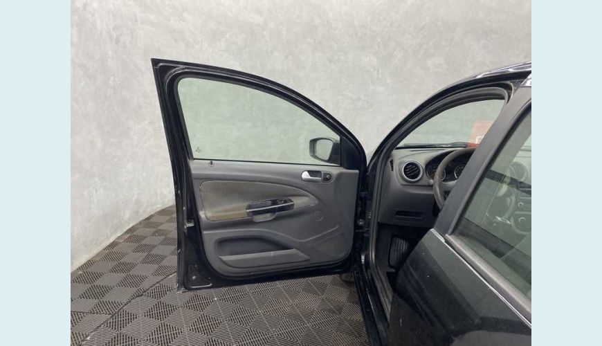 VOLKSWAGEN GOL 1.0 MI TOTAL FLEX 8V 4P - PRETO - 2013 Foto 9 (Grande)