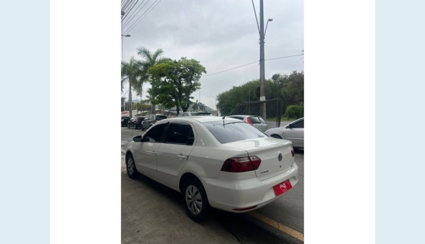 VOLKSWAGEN VOYAGE - BRANCO - 2014 Foto 9 (Grande)