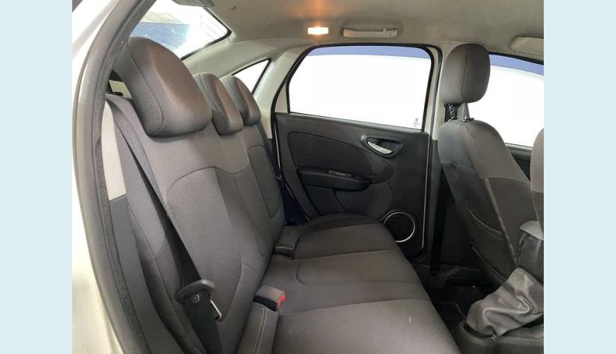 FIAT GRAND SIENA EVO ATTRACTIVE 1.4 8V FLEX - BRANCO - 2013 Foto 9 (Grande)