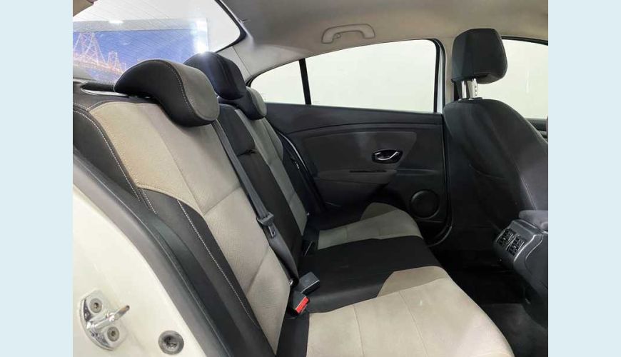 RENAULT FLUENCE 2.0 16V DYNAMIQUE FLEX - BRANCO - 2015 Foto 9 (Grande)