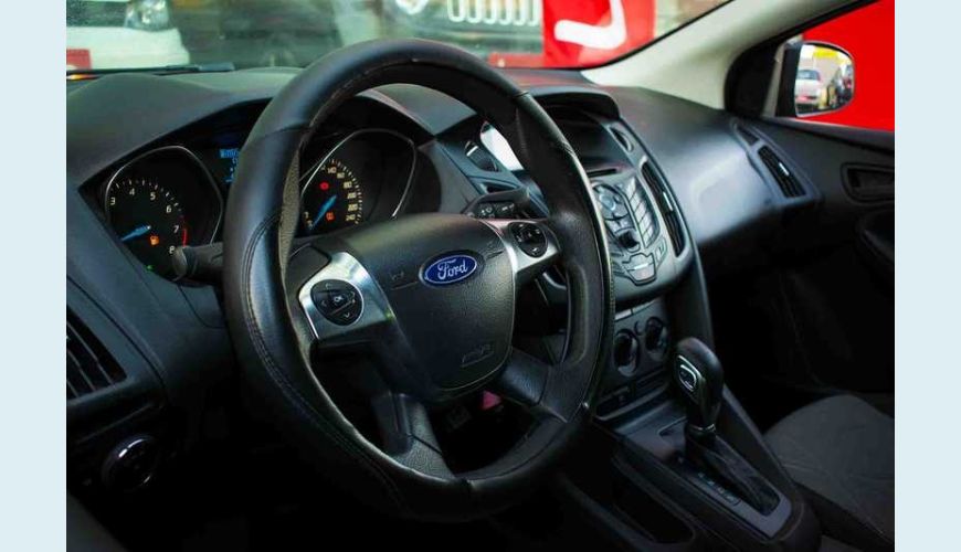 FORD FOCUS HATCH SE 2.0 16V POWERSHIFT - PRETO - 2015 Foto 9 (Grande)