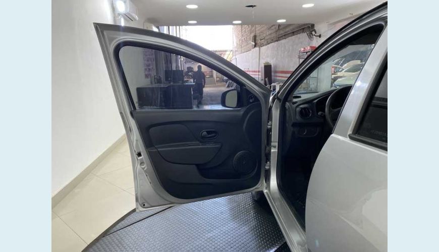 RENAULT SANDERO AUTHENTIQUE 1.0 12V SCE FLEX - PRATA - 2019 Foto 9 (Grande)