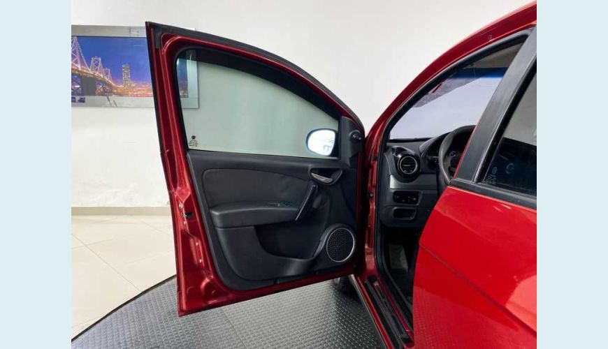 FIAT GRAND SIENA EVO ATTRACTIVE 1.4 8V FLEX - VERMELHO - 2013 Foto 9 (Grande)