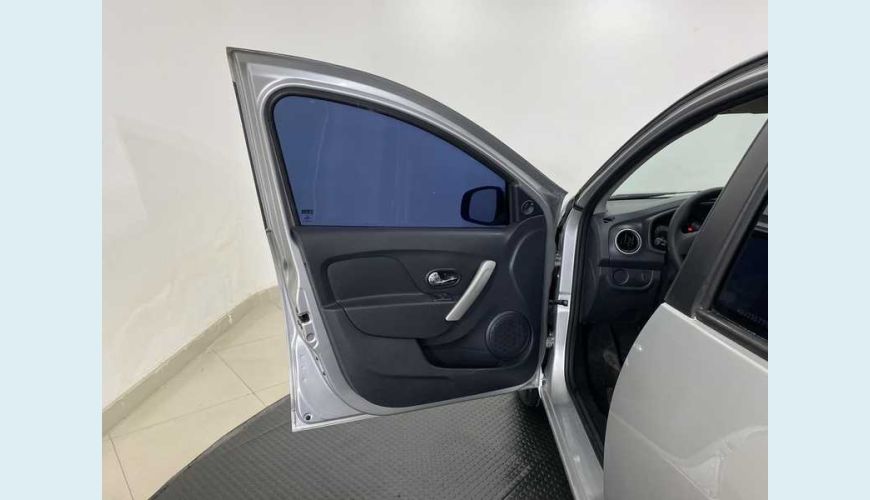 RENAULT SANDERO EXPRESSION 1.6 8V FLEX - PRATA - 2016 Foto 9 (Grande)