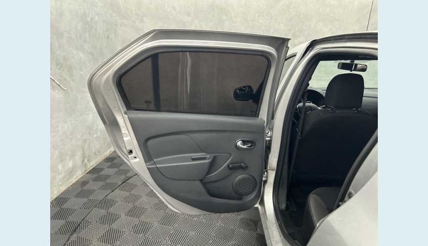RENAULT LOGAN ZEN 1.0 12V SCE FLEX - PRATA - 2021 Foto 9 (Grande)