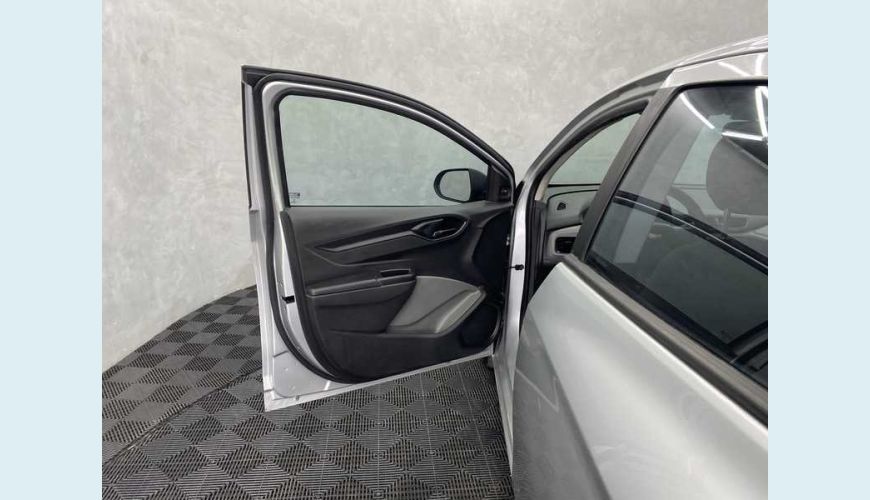CHEVROLET ONIX 1.0 JOY SPE/4 - PRATA - 2019 Foto 9 (Grande)