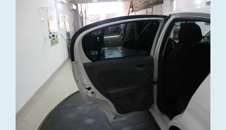 FIAT PALIO ATTRACTIVE 1.0 8V FLEX - BRANCO - 2014 Foto 9 (Grande)