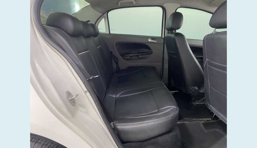 VOLKSWAGEN VOYAGE 1.0 MPI COMFORTLINE FLEX - BRANCO - 2017 Foto 9 (Grande)