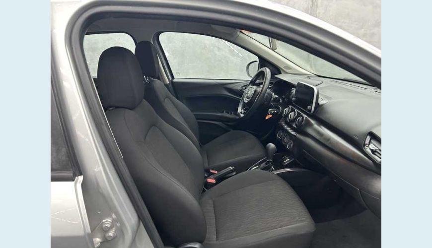FIAT CRONOS DRIVE 1.3 FLEX AT - PRATA - 2023 Foto 9 (Grande)