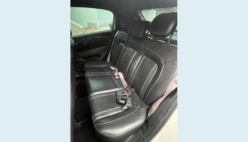 FIAT PUNTO BLACKMOTIN - BRANCO - 2015 Foto 9 (Grande)