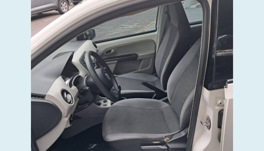VOLKSWAGEN UP! 1.0 TOTAL FLEX 12V 5P - BRANCO - 2015 Foto 9 (Grande)