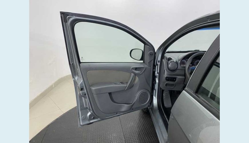 FIAT PALIO ESSENCE 1.6 16V FLEX - CINZA - 2014 Foto 9 (Grande)
