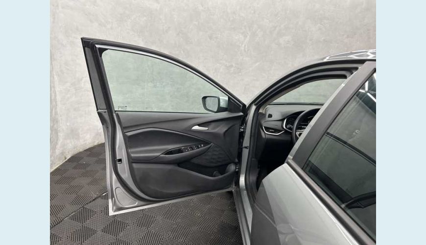 CHEVROLET ONIX LT 1.0 TURBO - PRATA - 2024 Foto 9 (Grande)
