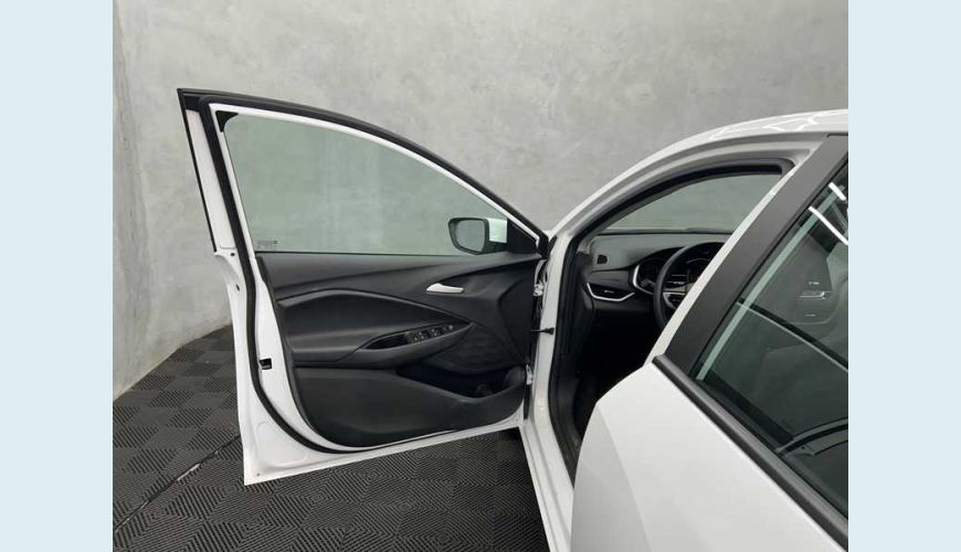 CHEVROLET ONIX PLUS LT 1.0 - BRANCO - 2024 Foto 9 (Grande)