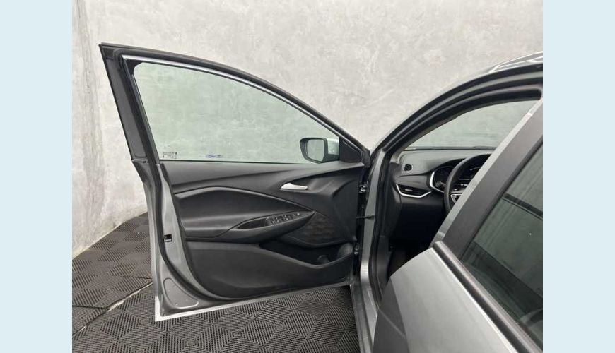 CHEVROLET ONIX LT 1.0 TURBO - PRATA - 2024 Foto 9 (Grande)
