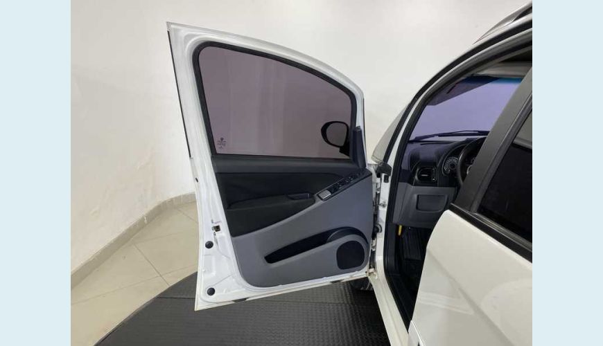 FIAT IDEA ESSENCE 1.6 16V E.TORQ FLEX - BRANCO - 2014 Foto 9 (Grande)