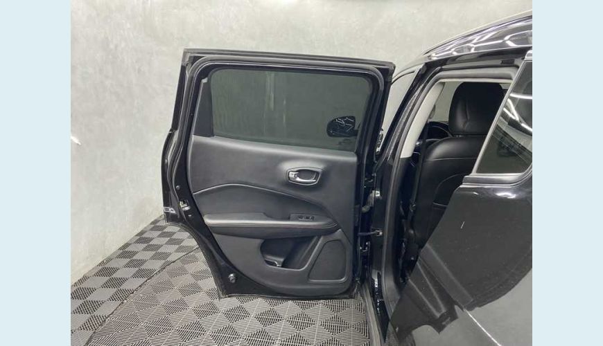 JEEP COMPASS 2.0 LONGITUDE 4X2 AUT. FLEX - PRETO - 2019 Foto 9 (Grande)