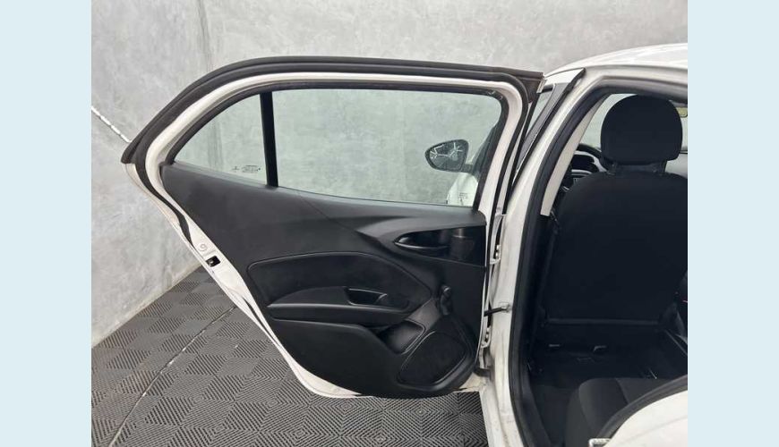 FIAT ARGO 1.0 FLEX - BRANCO - 2023 Foto 9 (Grande)