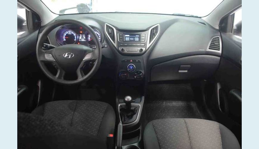 HYUNDAI HB 20 1.0 TURBO COMFORT PLUS BLUEMEDIA FLEX - BRANCO - 2017 Foto 9 (Grande)