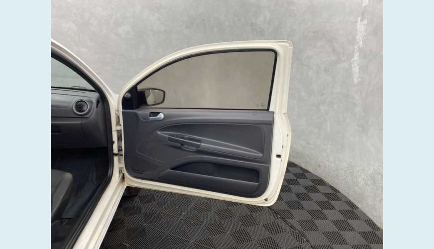 VOLKSWAGEN SAVEIRO ROBUST 1.6 MSI CS FLEX - BRANCO - 2018 Foto 9 (Grande)