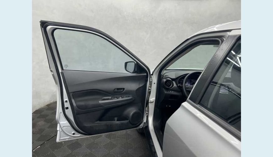 NISSAN KICKS ACTIVE 1.6 FLEX - PRATA - 2024 Foto 9 (Grande)
