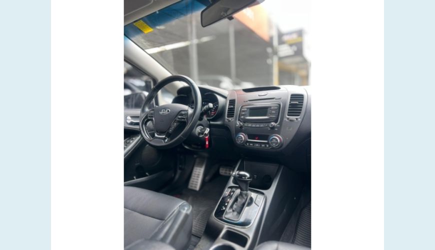 KIA CERATO - BRANCO - 2017 Foto 9 (Grande)