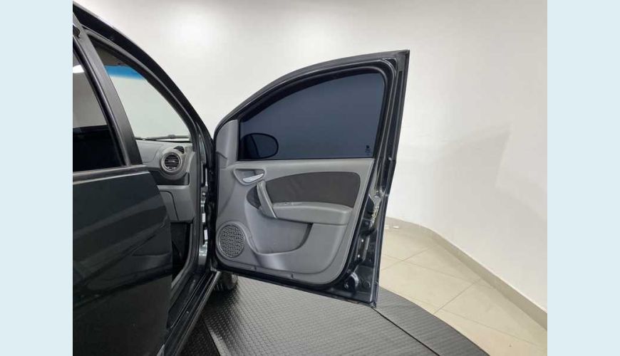 FIAT GRAND SIENA ESSENCE 1.6 16V DUALOGIC FLEX - CINZA - 2013 Foto 9 (Grande)