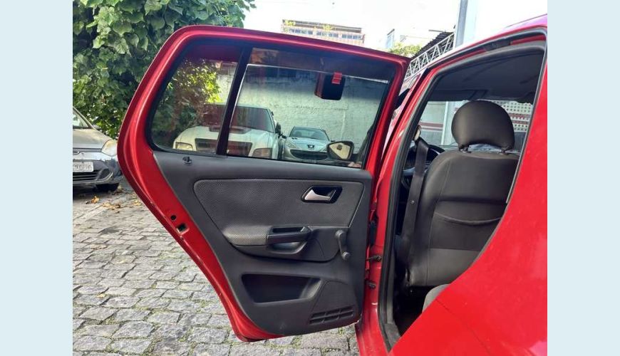VOLKSWAGEN FOX 1.0 8V FLEX 4P - VERMELHO - 2011 Foto 9 (Grande)