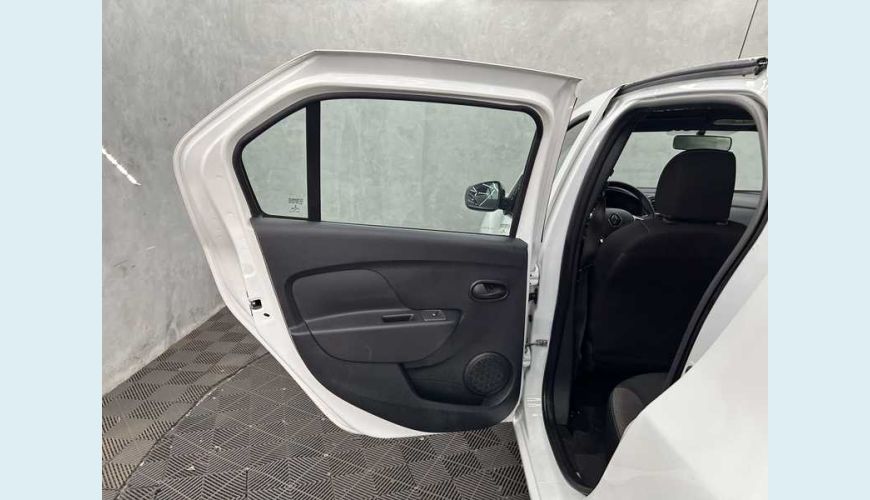 RENAULT LOGAN ZEN 1.0 12V SCE FLEX - BRANCO - 2023 Foto 9 (Grande)
