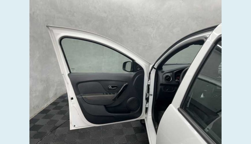 RENAULT LOGAN ZEN 1.0 12V SCE FLEX - BRANCO - 2023 Foto 9 (Grande)