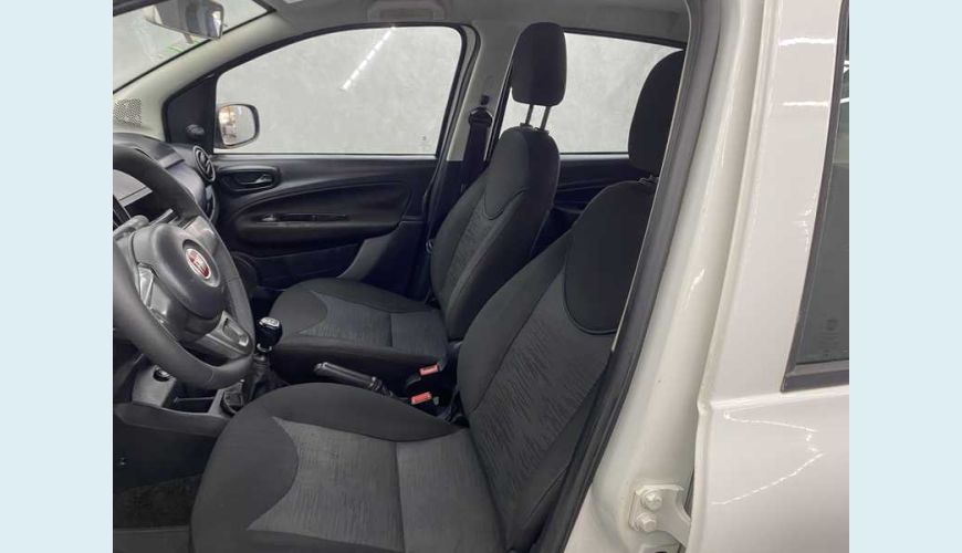 FIAT UNO ATTRACTIVE 1.0 8V FLEX 4P - BRANCO - 2019 Foto 9 (Grande)