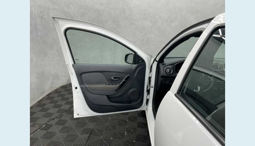 RENAULT LOGAN ZEN 1.0 12V SCE FLEX - BRANCO - 2023 Foto 9 (Grande)