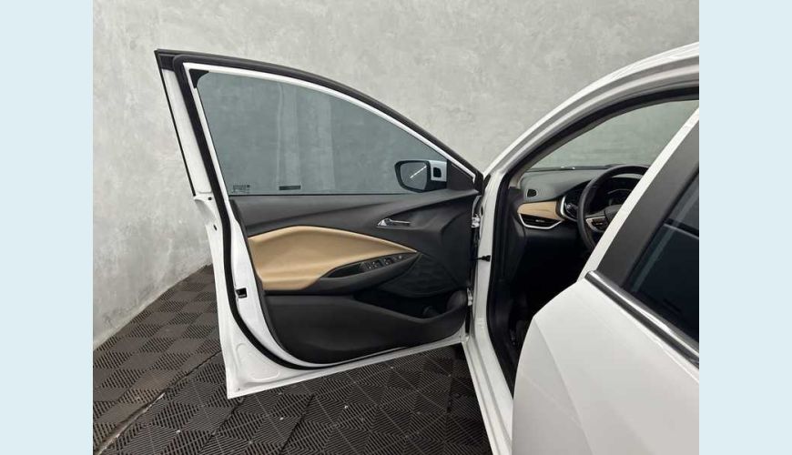 CHEVROLET ONIX PLUS PREMIER 1.0 TURBO (AUT.) - BRANCO - 2023 Foto 9 (Grande)