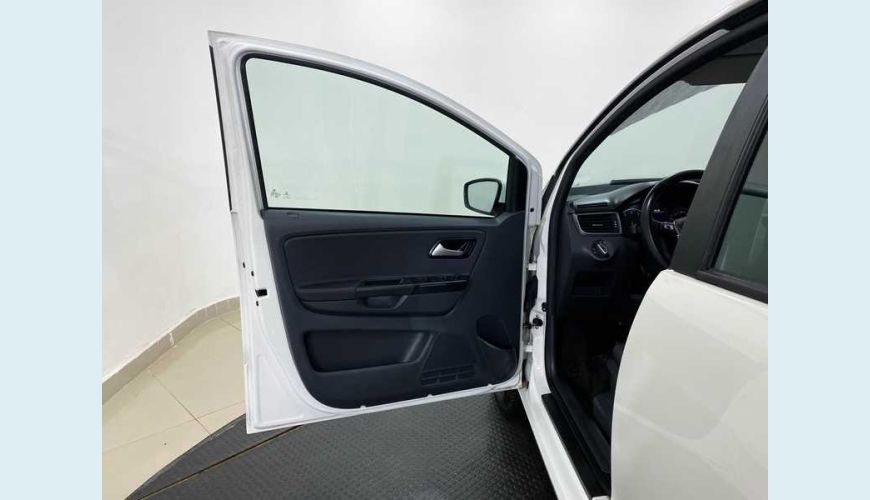 VOLKSWAGEN FOX 1.6 16V MSI HIGHLINE FLEX - BRANCO - 2016 Foto 9 (Grande)