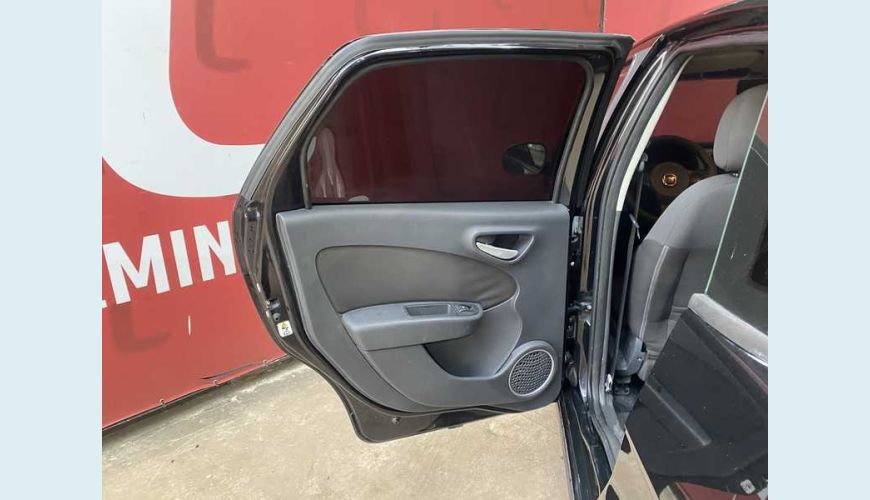 FIAT GRAND SIENA EVO ATTRACTIVE 1.4 8V (FLEX) - PRETO - 2015 Foto 9 (Grande)