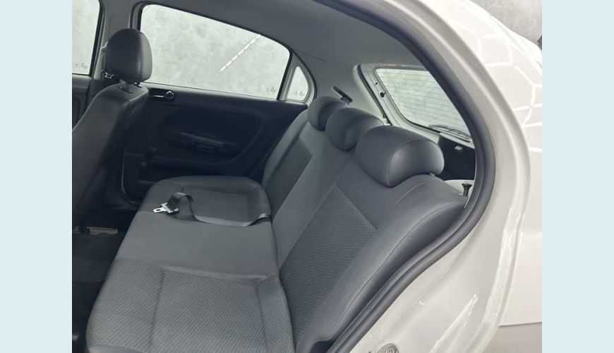 VOLKSWAGEN GOL 1.6 - BRANCO - 2020 Foto 9 (Grande)