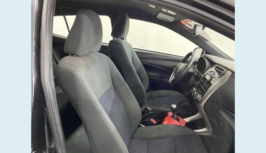 TOYOTA YARIS 1.3 XL PLUS TECH CVT (FLEX) - PRETO - 2019 Foto 9 (Grande)