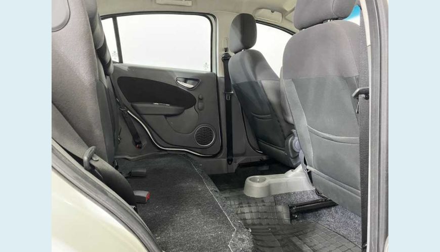 FIAT PALIO ATTRACTIVE 1.0 EVO (FLEX) - BRANCO - 2016 Foto 9 (Grande)