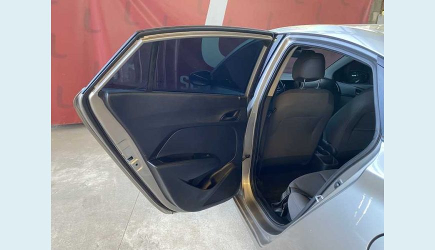 HYUNDAI HB 20S 1.0 COMFORT STYLE TURBO (FLEX) - PRATA - 2017 Foto 9 (Grande)