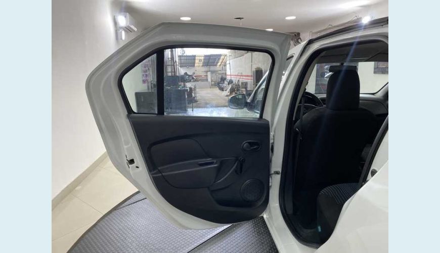 RENAULT LOGAN AUTHENTIQUE 1.0 12V SCE (FLEX) - BRANCO - 2020 Foto 9 (Grande)