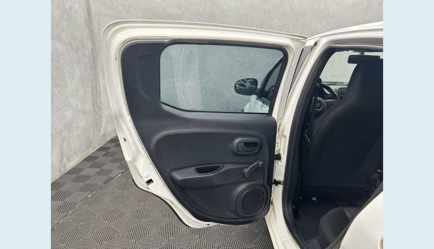 FIAT MOBI LIKE 1.0 (FLEX) - BRANCO - 2021 Foto 9 (Grande)