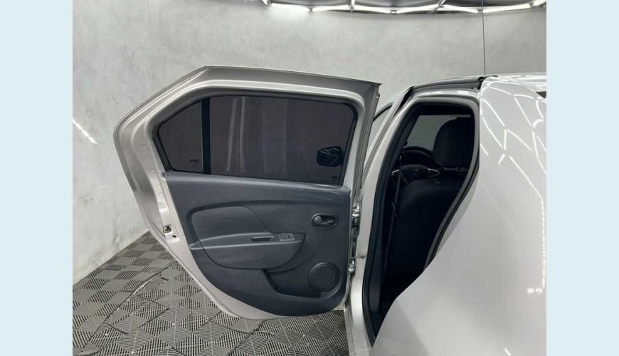 RENAULT LOGAN ZEN 1.0 12V SCE FLEX - PRATA - 2022 Foto 9 (Grande)