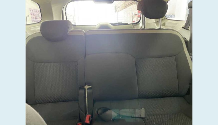 CHEVROLET SPIN LT 5S 1.8 (FLEX) - PRATA - 2015 Foto 9 (Grande)