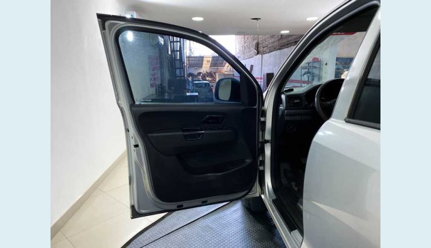 VOLKSWAGEN AMAROK 2.0 SE 4X4 TDI (CD) - PRATA - 2019 Foto 9 (Grande)