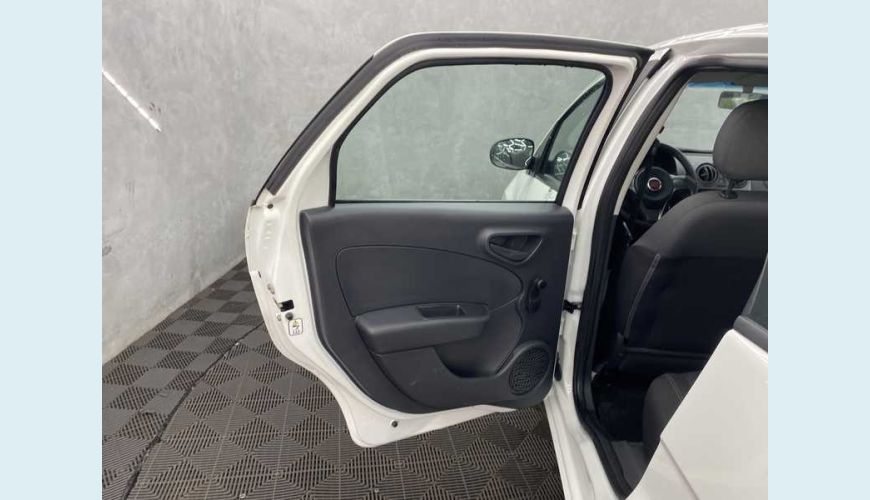 FIAT GRAND SIENA 1.4 FLEX - BRANCO - 2021 Foto 9 (Grande)