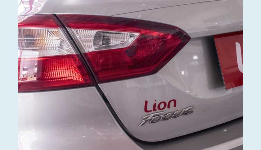 FORD FOCUS HATCH SE 2.0 16V POWERSHIFT - PRATA - 2015 Foto 9 (Grande)