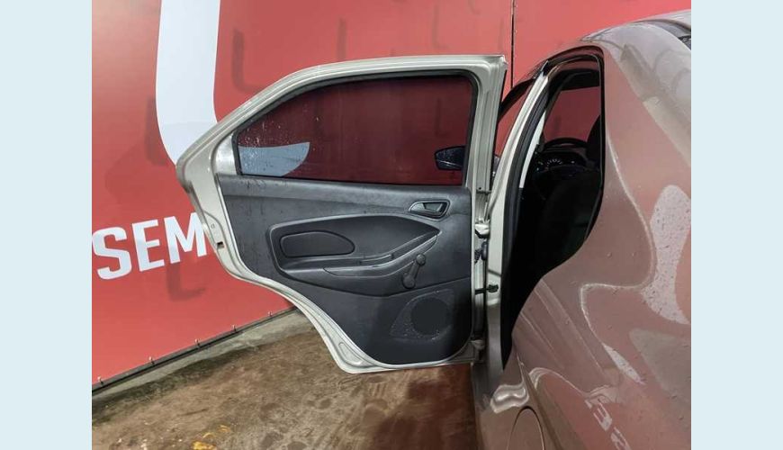 FORD KA SEDAN SE PLUS 1.0 FLEX - PRATA - 2015 Foto 9 (Grande)